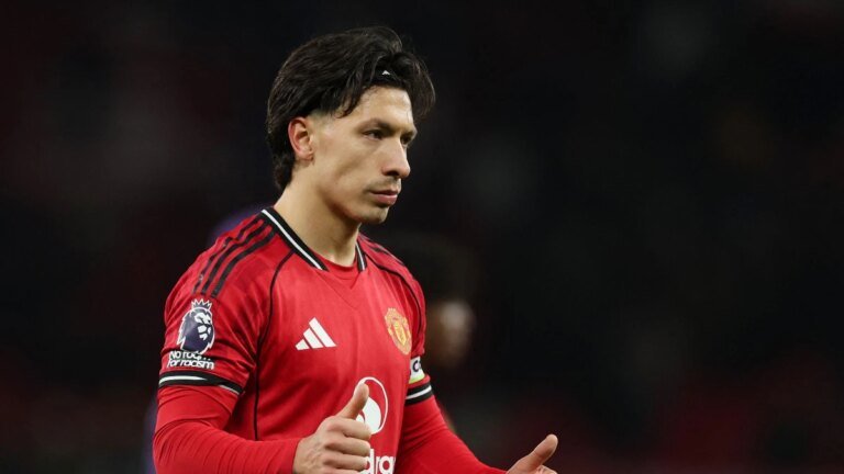Lisandro Martinez apologizes for post-match outburst after meeting Man Utd management