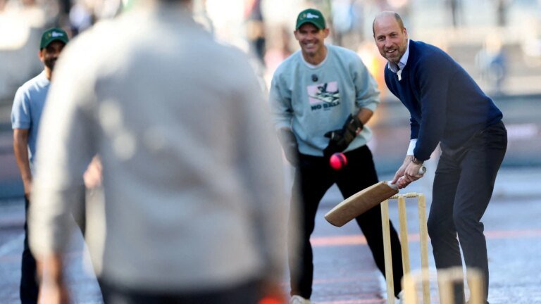 Prince William stopped traffic outside Buckingham Palace for star cricket