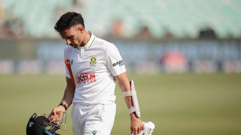 Australia seize the advantage on day three as South Africa face a tough task in Durban