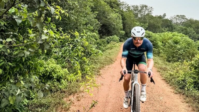 Sepang to Singapore: Valtteri Bottas drove 350 km with his partner before the F1 race